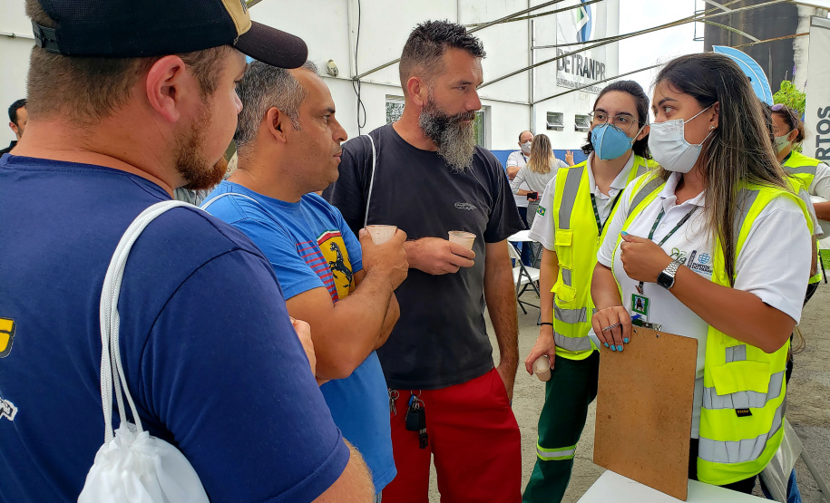 Porto em Ação presta serviços a mais de 200 caminhoneiros no Pátio de TriagemPorto em Ação presta serviços a mais de 200 caminhoneiros no Pátio de Triagem