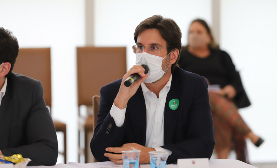 O governador Carlos Massa Ratinho Junior participa nesta quinta-feira(9), de reuniao do comitê de ESG no Palacio Iguaçu - 09/12/2021 - Foto: Geraldo Bubniak/AEN