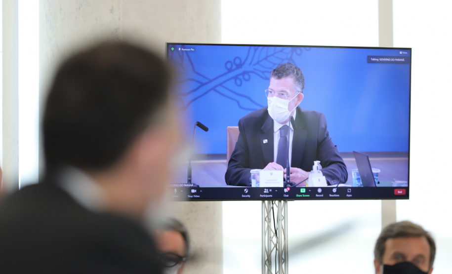 O governador Carlos Massa Ratinho Junior participa nesta quinta-feira(9), de reuniao do comitê de ESG no Palacio Iguaçu - 09/12/2021 - Foto: Geraldo Bubniak/AEN