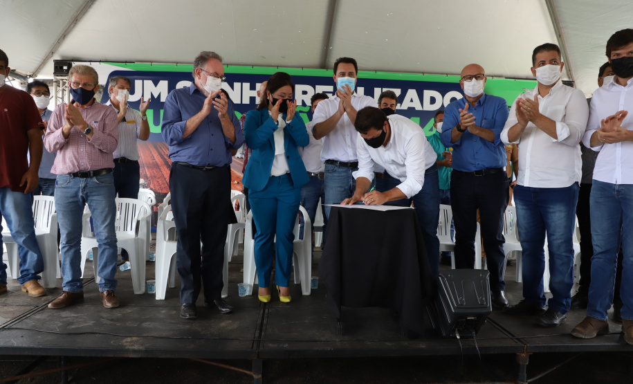 Governador assina ordem de serviço para duplicação da PR-445 entre Mauá da Serra e Lerroville