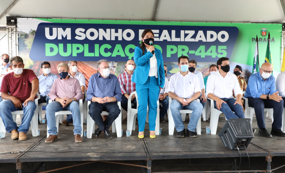 Governador assina ordem de serviço para duplicação da PR-445 entre Mauá da Serra e Lerroville