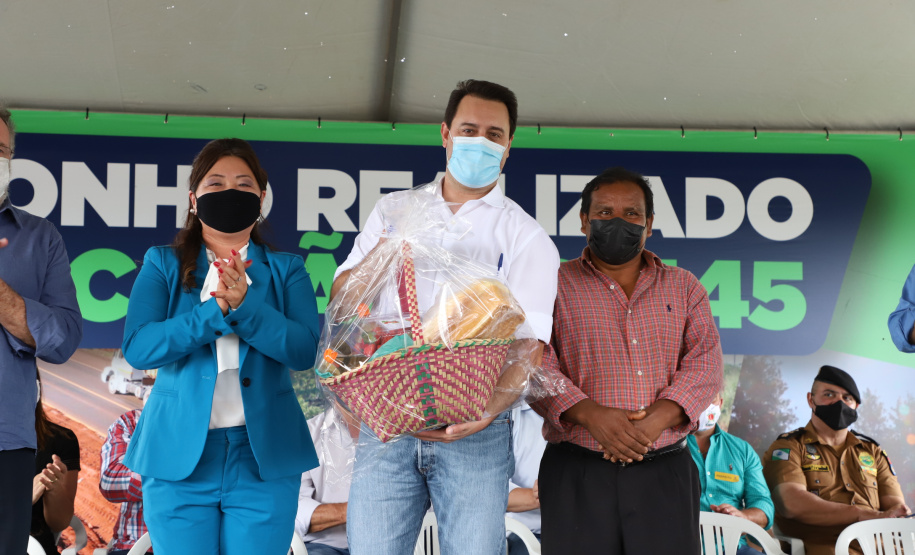 Governador assina ordem de serviço para duplicação da PR-445 entre Mauá da Serra e Lerroville