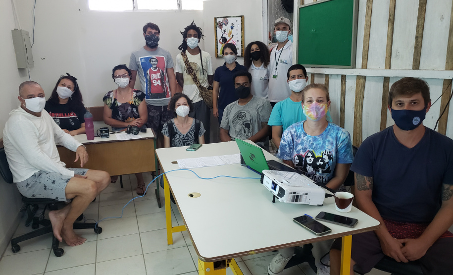 Portos do Paraná apresenta projeto de implantação de composteira a professores na Ilha do Mel