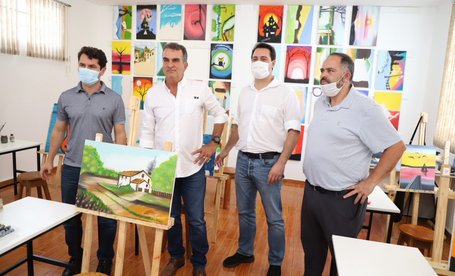 O governador Carlos Massa Ratinho Junior inaugurou nesta sexta-feira (17) o novo Hospital Juarez Barreto, no município de Faxinal, no Vale do Ivaí, após obras de ampliação. - Faxinal, 17/12/2021 - Foto: Ari Dias