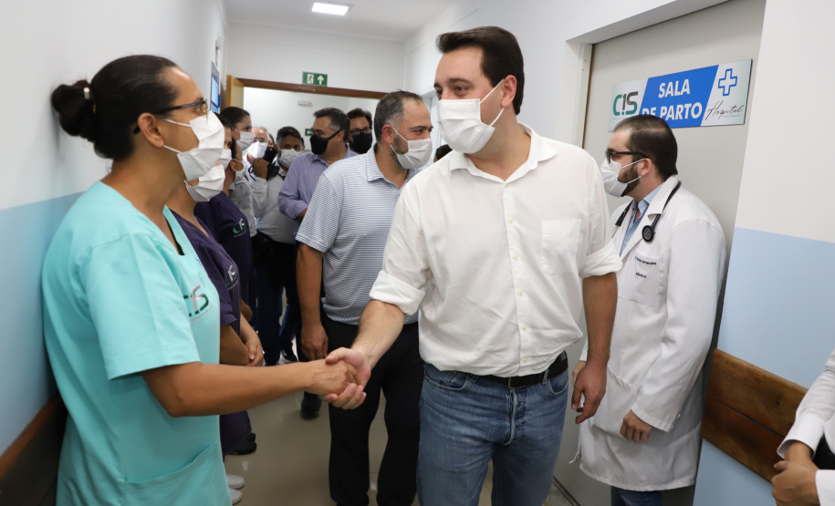 O governador Carlos Massa Ratinho Junior inaugurou nesta sexta-feira (17) o novo Hospital Juarez Barreto, no município de Faxinal, no Vale do Ivaí, após obras de ampliação. - Faxinal, 17/12/2021 - Foto: Ari Dias