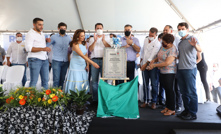 O governador Carlos Massa Ratinho Junior inaugurou nesta sexta-feira (17) o novo Hospital Juarez Barreto, no município de Faxinal, no Vale do Ivaí, após obras de ampliação. - Faxinal, 17/12/2021 - Foto: Ari Dias