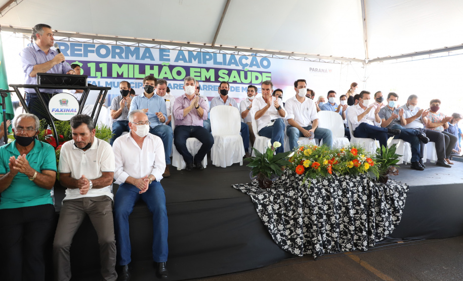 O governador Carlos Massa Ratinho Junior inaugurou nesta sexta-feira (17) o novo Hospital Juarez Barreto, no município de Faxinal, no Vale do Ivaí, após obras de ampliação. - Faxinal, 17/12/2021 - Foto: Ari Dias
