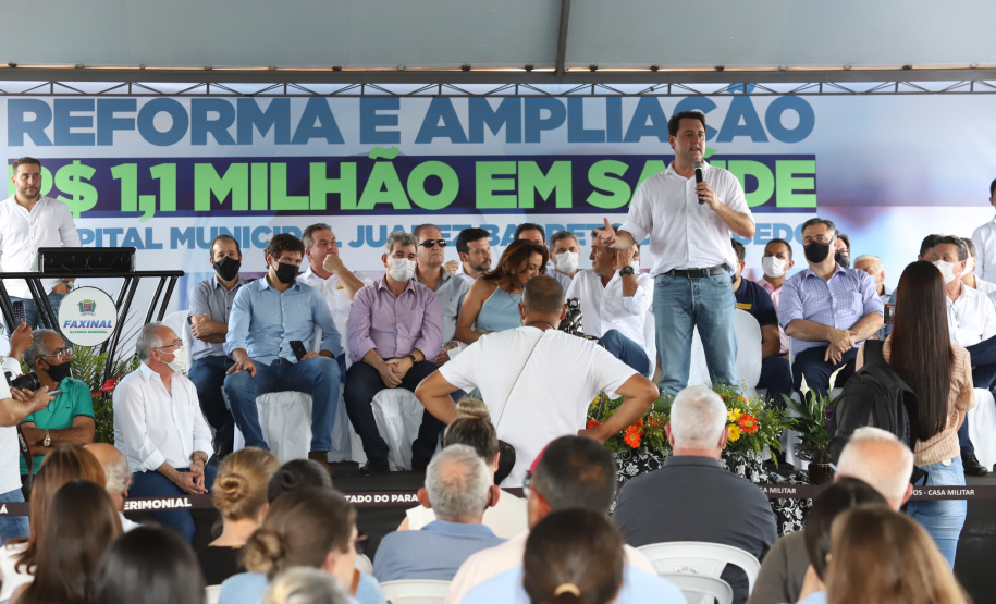 O governador Carlos Massa Ratinho Junior inaugurou nesta sexta-feira (17) o novo Hospital Juarez Barreto, no município de Faxinal, no Vale do Ivaí, após obras de ampliação. - Faxinal, 17/12/2021 - Foto: Ari Dias