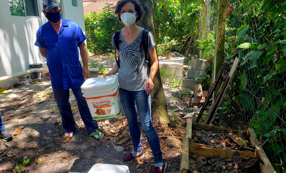 Portos do Paraná apresenta projeto de implantação de composteira a professores na Ilha do Mel
