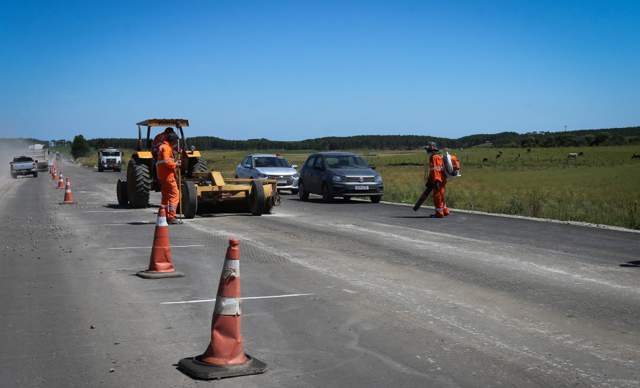 Pavimentação em concreto ca PRC-280 avança 1 Km por dia.