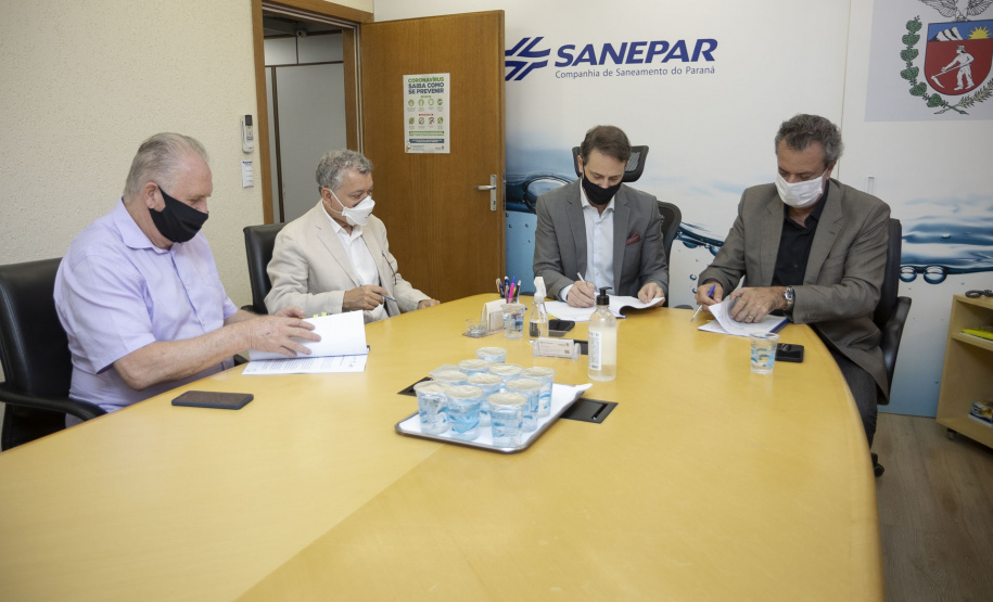 Sanepar, Simepar e IAT firmam convênio que amplia monitoramento dos recursos hídricos