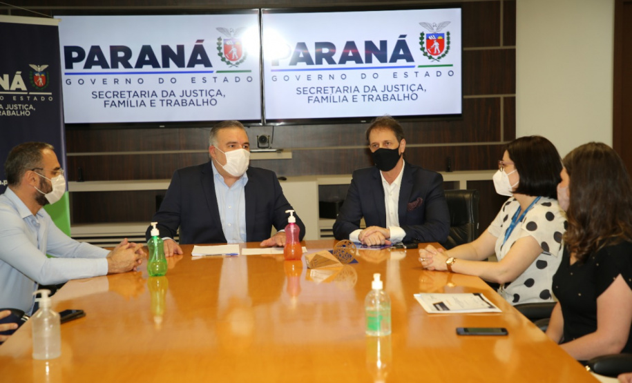 Sanepar e Sejuf firmam parceria para agilizar cadastro de mais famílias no programa Água Solidária