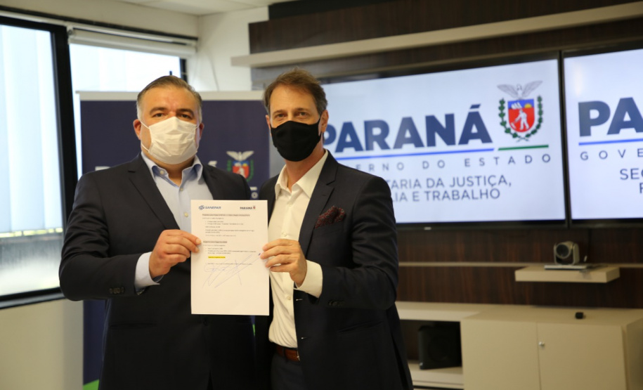 Sanepar e Sejuf firmam parceria para agilizar cadastro de mais famílias no programa Água Solidária