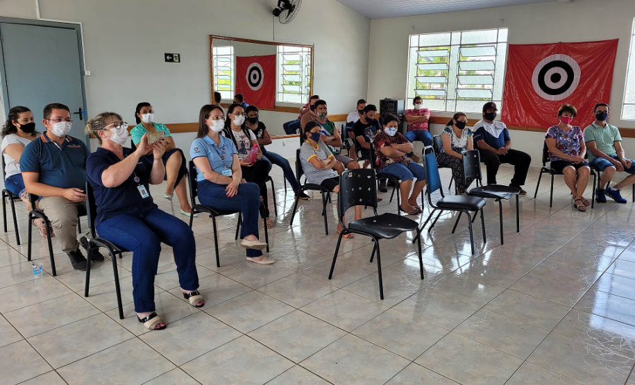 Sanepar entrega lousa digital para Apae de Guaraniaçu