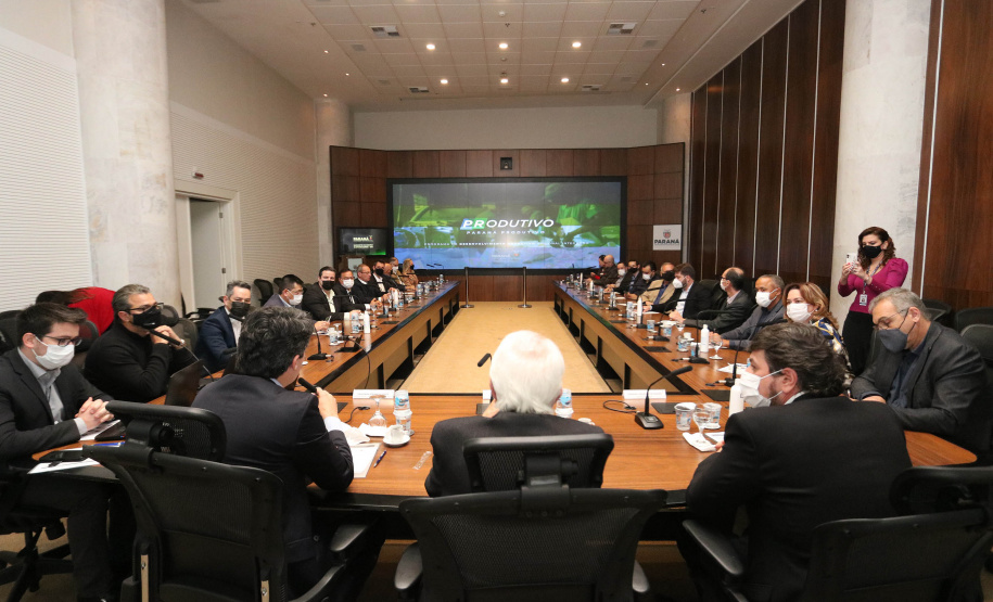 Paraná avança em desenvolvimento integrado e investimentos para retomada econômica