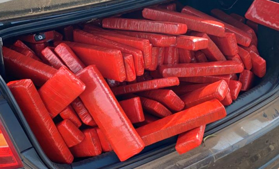 As diversas operações integradas, ações ostensivas, de patrulhamento, de investigação e de fiscalização desencadeadas pelas forças de segurança pública do Paraná resultaram na apreensão de 219 toneladas de drogas nos primeiros nove meses de 2021.