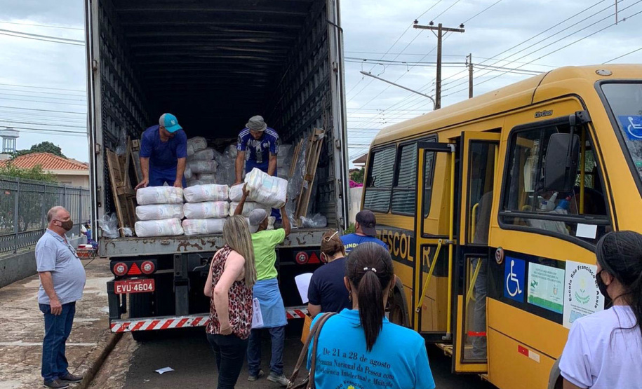 Secretaria de Justiça, Família e Trabalho começa entregas de 28.662 cestas básicas para famílias de crianças e adolescentes das APAES e das instituições que atendem pessoas com deficiência