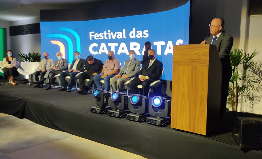 Na aposta da retomada do turismo, Paraná apresenta seu potencial no Festival das Cataratas