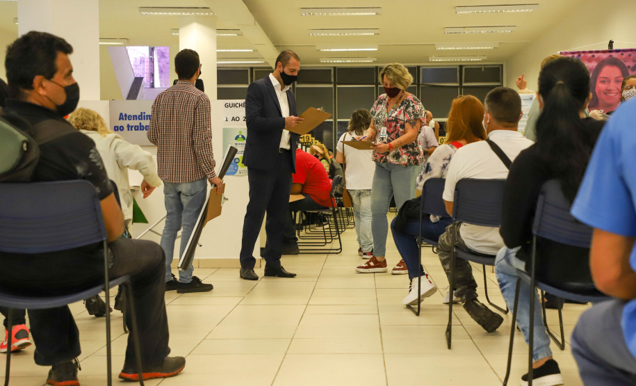 Agências do Trabalhador começam a semana com 10.934 vagas de emprego