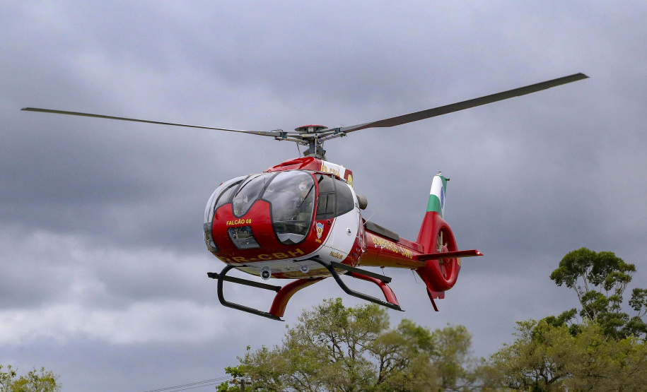 Força-tarefa reforça atendimento no litoral com voos noturnos e avião para remoções aeromédicas