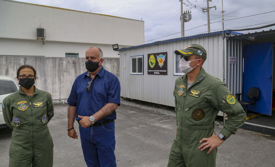 Força-tarefa reforça atendimento no litoral com voos noturnos e avião para remoções aeromédicas