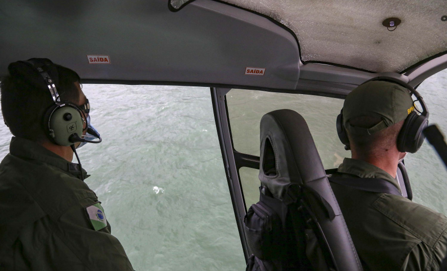 Força-tarefa reforça atendimento no litoral com voos noturnos e avião para remoções aeromédicas