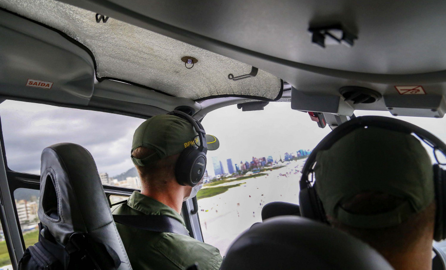 Força-tarefa reforça atendimento no litoral com voos noturnos e avião para remoções aeromédicas