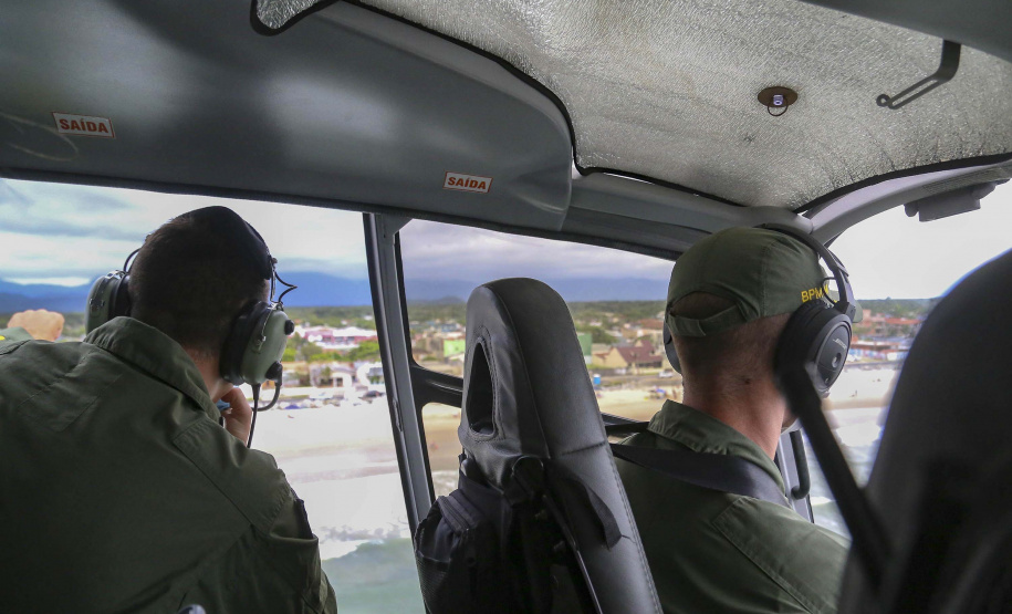 Força-tarefa reforça atendimento no litoral com voos noturnos e avião para remoções aeromédicas