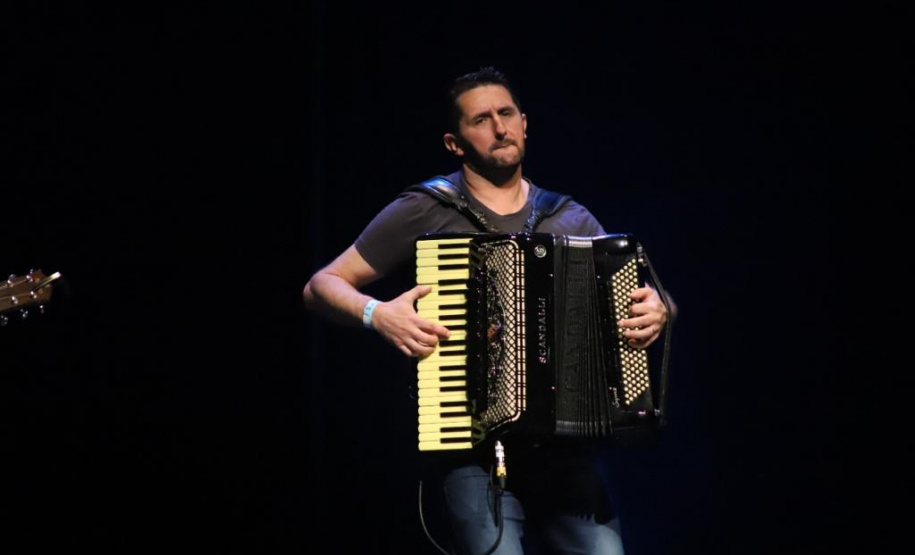 Evento no Teatro Guaíra celebra Dia da Família e novos programas para crianças e idosos