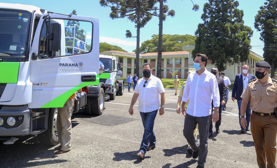 Com a entrega de mais 41 veículos, 47% dos municípios do Paraná passam a contar com caminhões-pipa