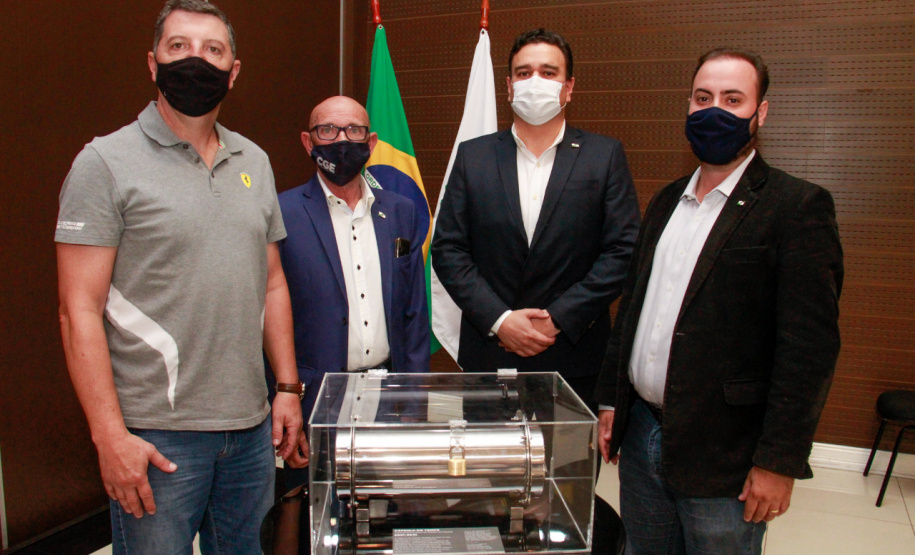 CGE fecha cápsula do tempo para gerações futuras com memória do combate à corrupção