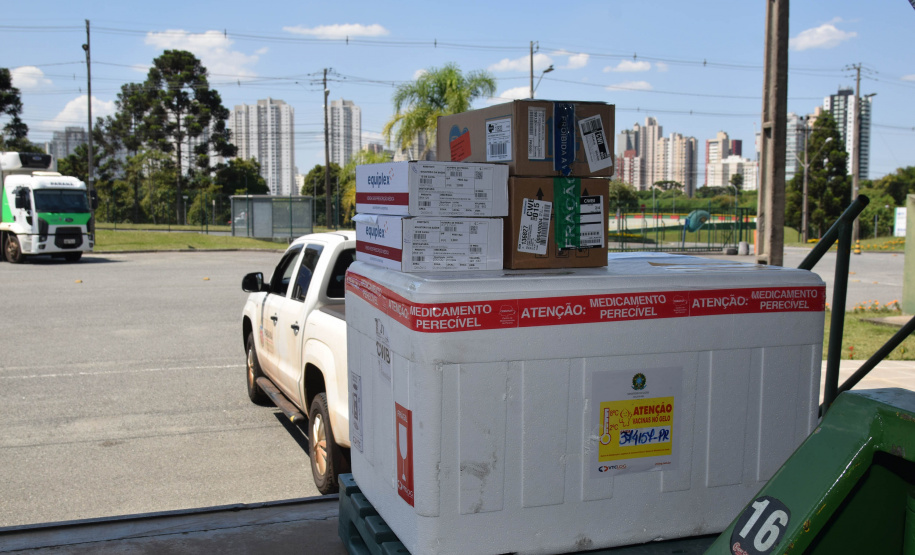 Saúde distribui mais de 260 mil vacinas contra a Covid-19 nesta terça-feira