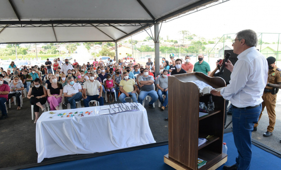 Projetos habitacionais entregues em Prudentópolis somam R$ 11,3 milhões de investimento do Governo do Estado à população. Enquanto famílias carentes vão receber imóveis de graça, idosos pagarão aluguel de 15% de um salário mínimo ao mês para manutenção do condomínio. - Curitiba, 21/12/2021