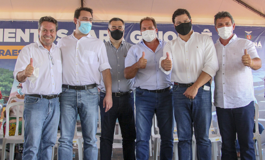 Com documento em mão, famílias de Goioerê celebram o Natal da casa regularizada