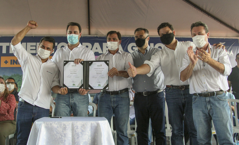 Governador libera R$ 28 milhões para escola, unidades de saúde e infraestrutura em Goioerê