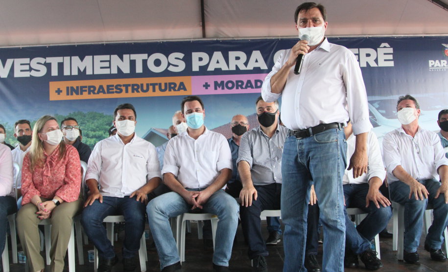 Governador libera R$ 28 milhões para escola, unidades de saúde e infraestrutura em Goioerê