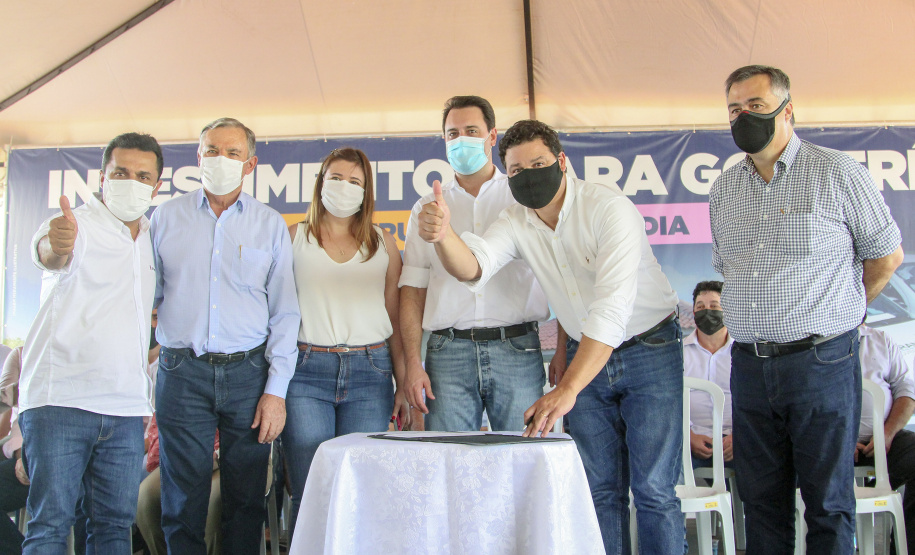 Governador libera R$ 28 milhões para escola, unidades de saúde e infraestrutura em Goioerê