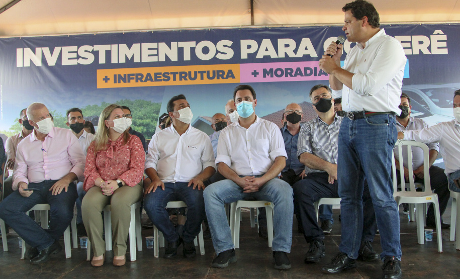 Governador libera R$ 28 milhões para escola, unidades de saúde e infraestrutura em Goioerê