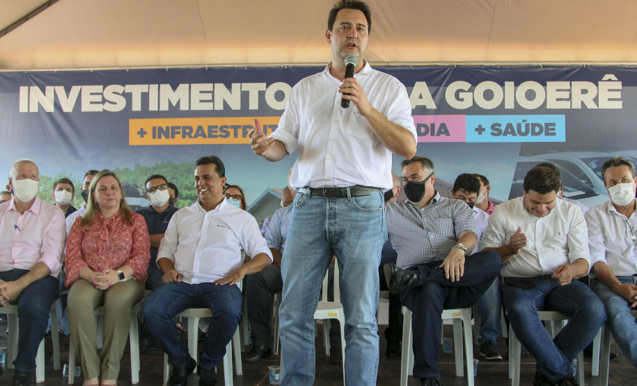 Governador libera R$ 28 milhões para escola, unidades de saúde e infraestrutura em Goioerê