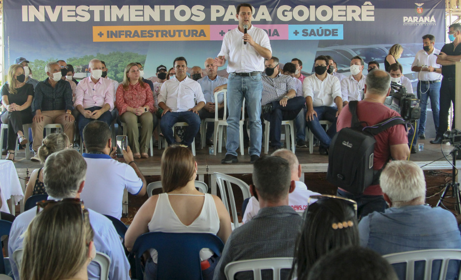 Governador libera R$ 28 milhões para escola, unidades de saúde e infraestrutura em Goioerê