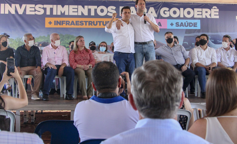 Com documento em mão, famílias de Goioerê celebram o Natal da casa regularizada