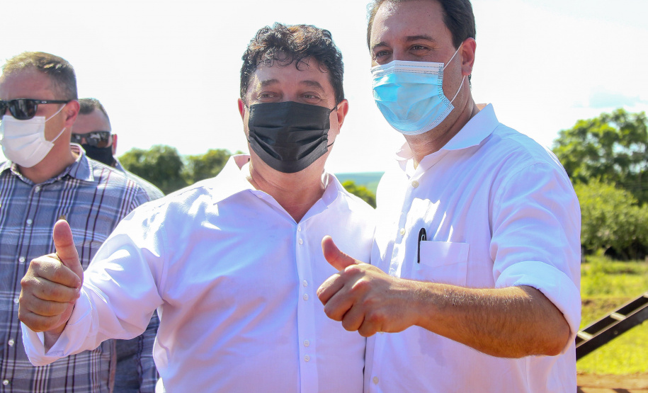 Com documento em mão, famílias de Goioerê celebram o Natal da casa regularizada