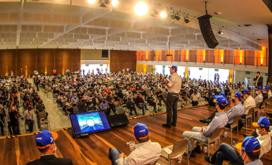 Paraná Trifásico ultrapassa marca de 6,4 mil quilômetros de novas redes de energia