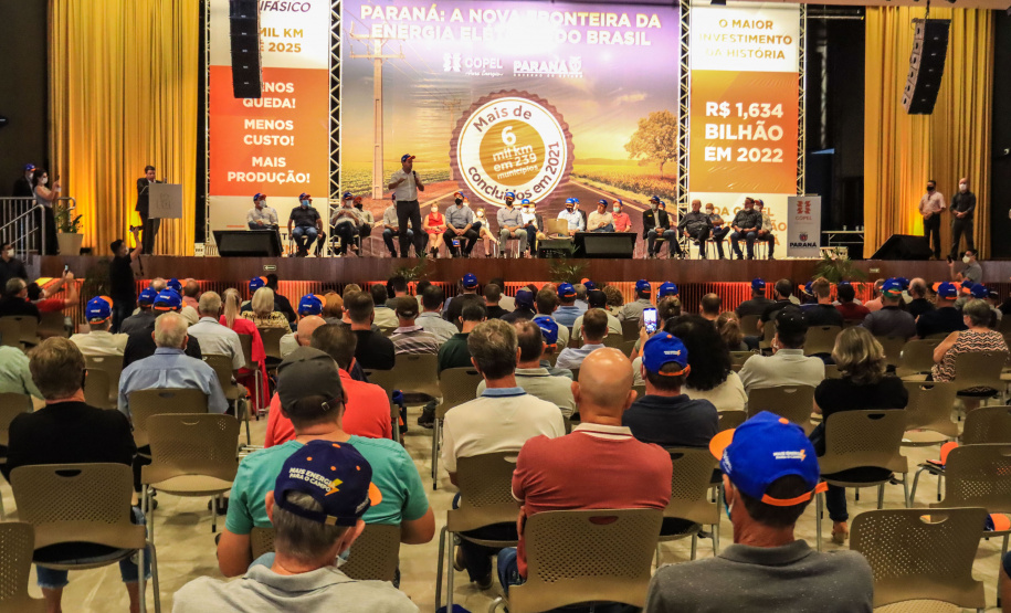 Paraná Trifásico ultrapassa marca de 6,4 mil quilômetros de novas redes de energia