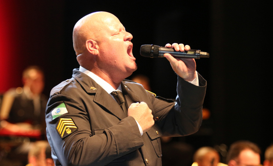Concerto de Natal da Banda da PMPR emociona público no Teatro Guaíra e arrecada mais de duas toneladas de alimentos