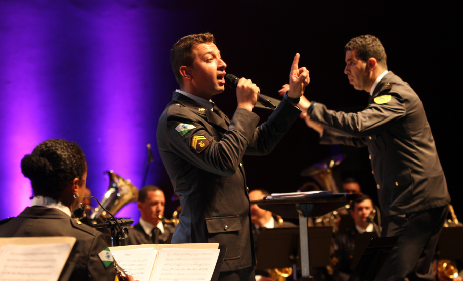 Concerto de Natal da Banda da PMPR emociona público no Teatro Guaíra e arrecada mais de duas toneladas de alimentos