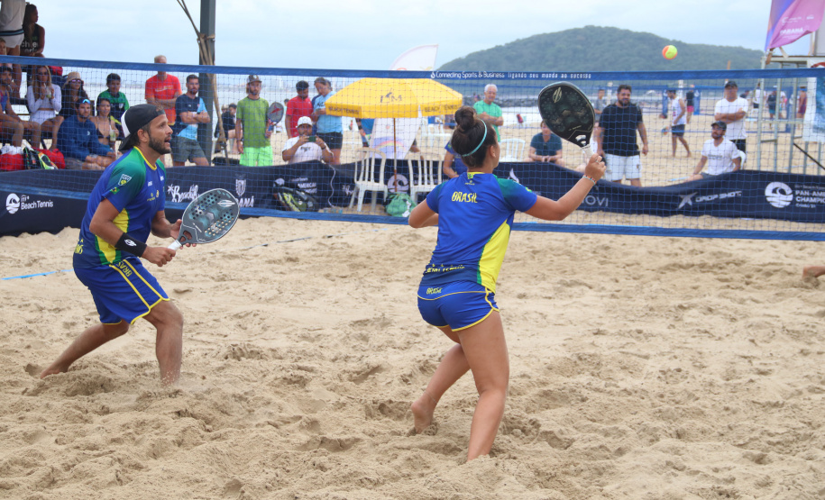 Beach tennis e bodyboard abrem o circuito de competições da temporada do Verão Paraná no litoral paranaense