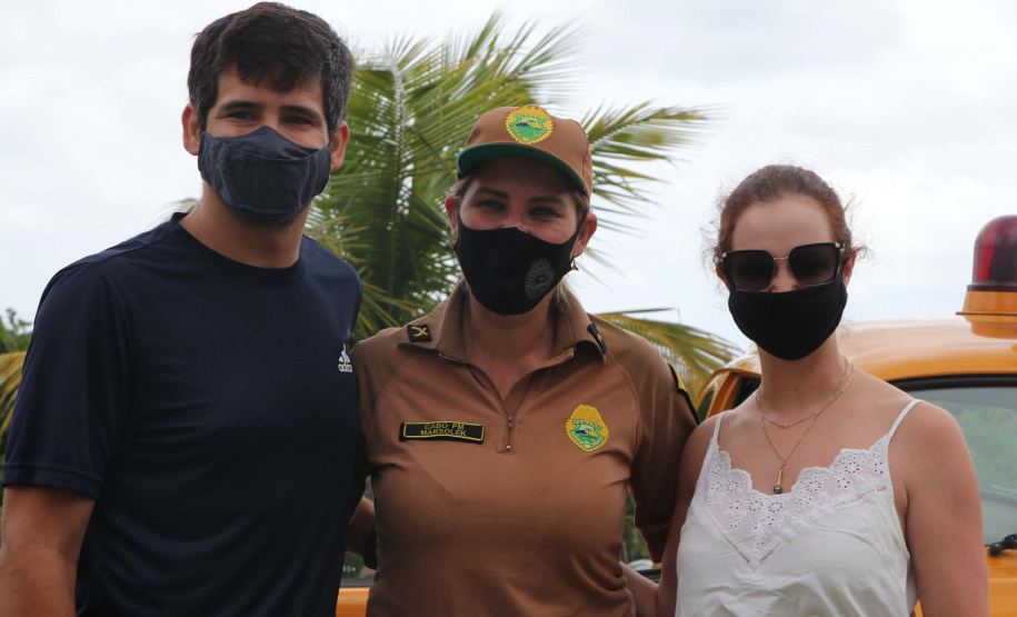 Ciclo de exposições da PM atrai dezenas de crianças e adultos nas praias do Litoral