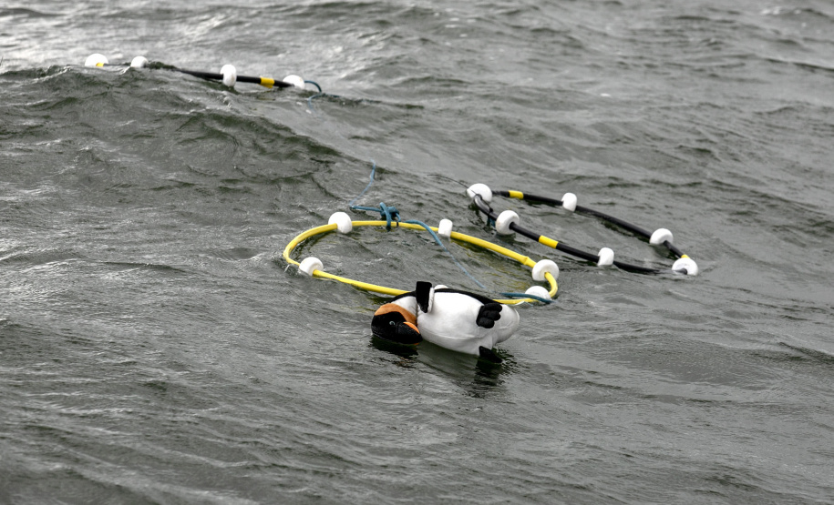 Porto faz simulação de vazamento de óleo na Baía de Paranaguá para testagem de sua capacidade de resposta