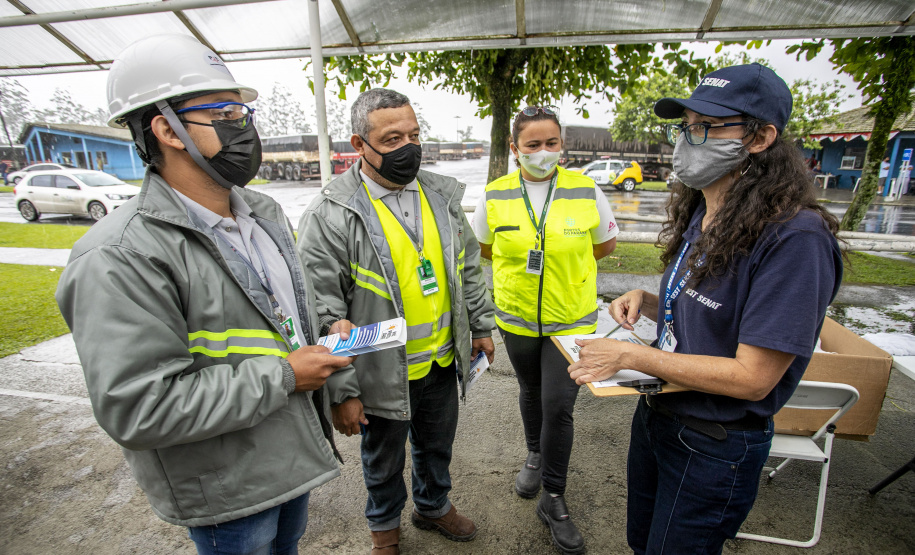 Porto em Ação presta serviços a mais de 200 caminhoneiros no Pátio de TriagemPorto em Ação presta serviços a mais de 200 caminhoneiros no Pátio de Triagem